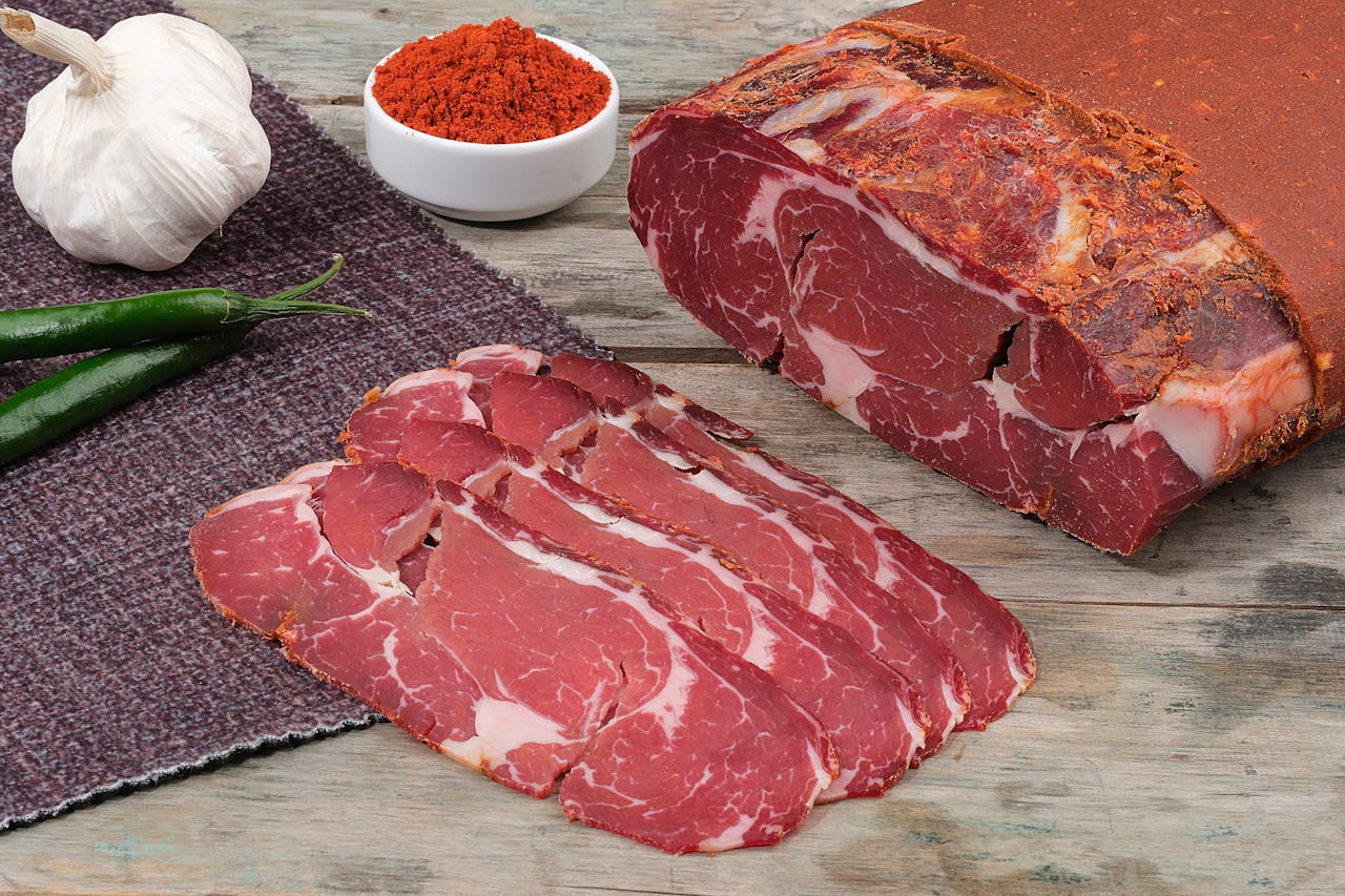 Bresaola: Italiaanse delicatesse van luchtgedroogd rundvlees