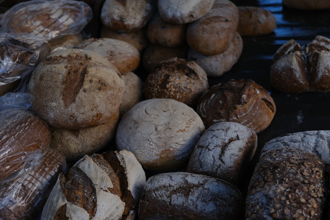 Zelf glutenvrij brood bakken: makkelijk en smaakvol